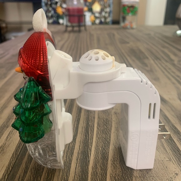 Bath & Body Works Snowman Projector Lantern Christmas Wallflower - Picture 3 of 6